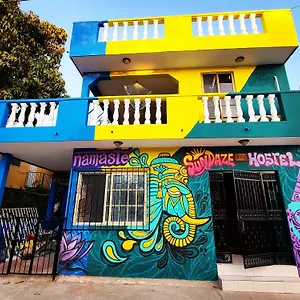  Hostal Sundaze
